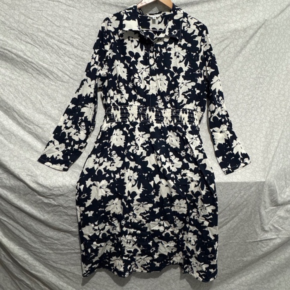 woman dress white with navy blue floral design brand time and tru size 20 - Picture 1 of 8